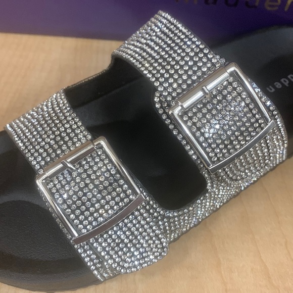 madden girl Women’s Slide Strap Sandal - Picture 3 of 8